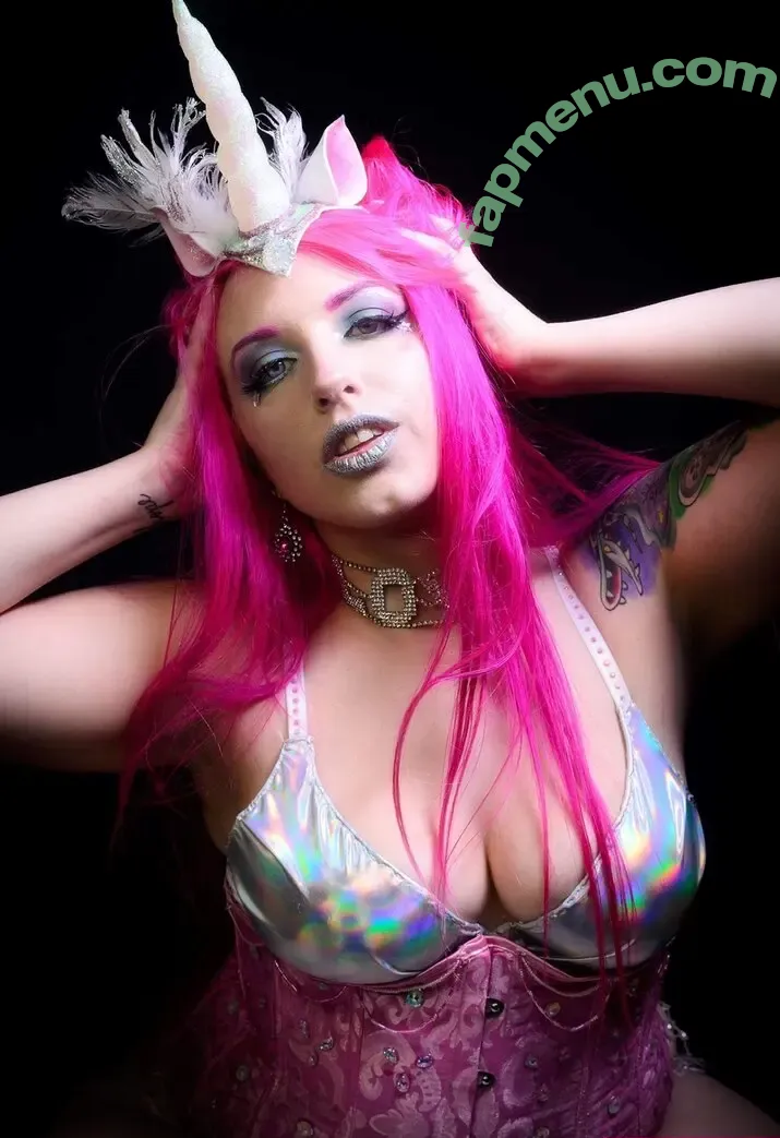 sniickersnee nude photo #0005 (sniickersnee1)