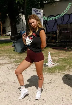  nude photo #0007