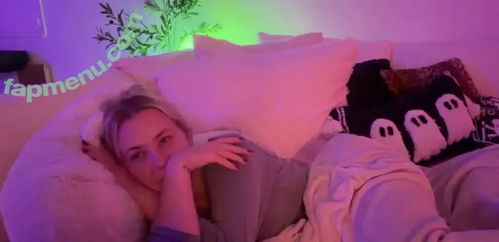 Snowkitty nude photo #0010 (snowkittyyyy_)