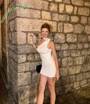 Snowmaiid / Kardelen Öztaş / Snowfuckerr nude photo #0086