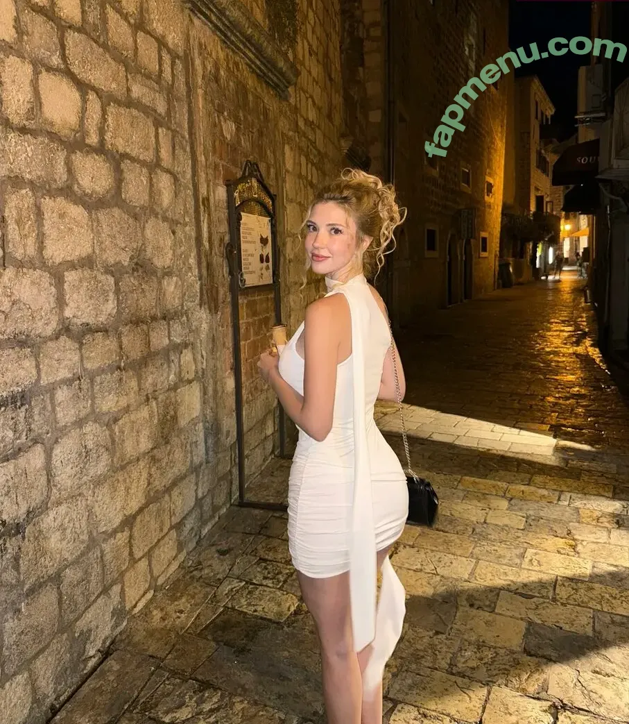 Snowmaiid nude photo #0089 (Kardelen Öztaş / Snowfuckerr)