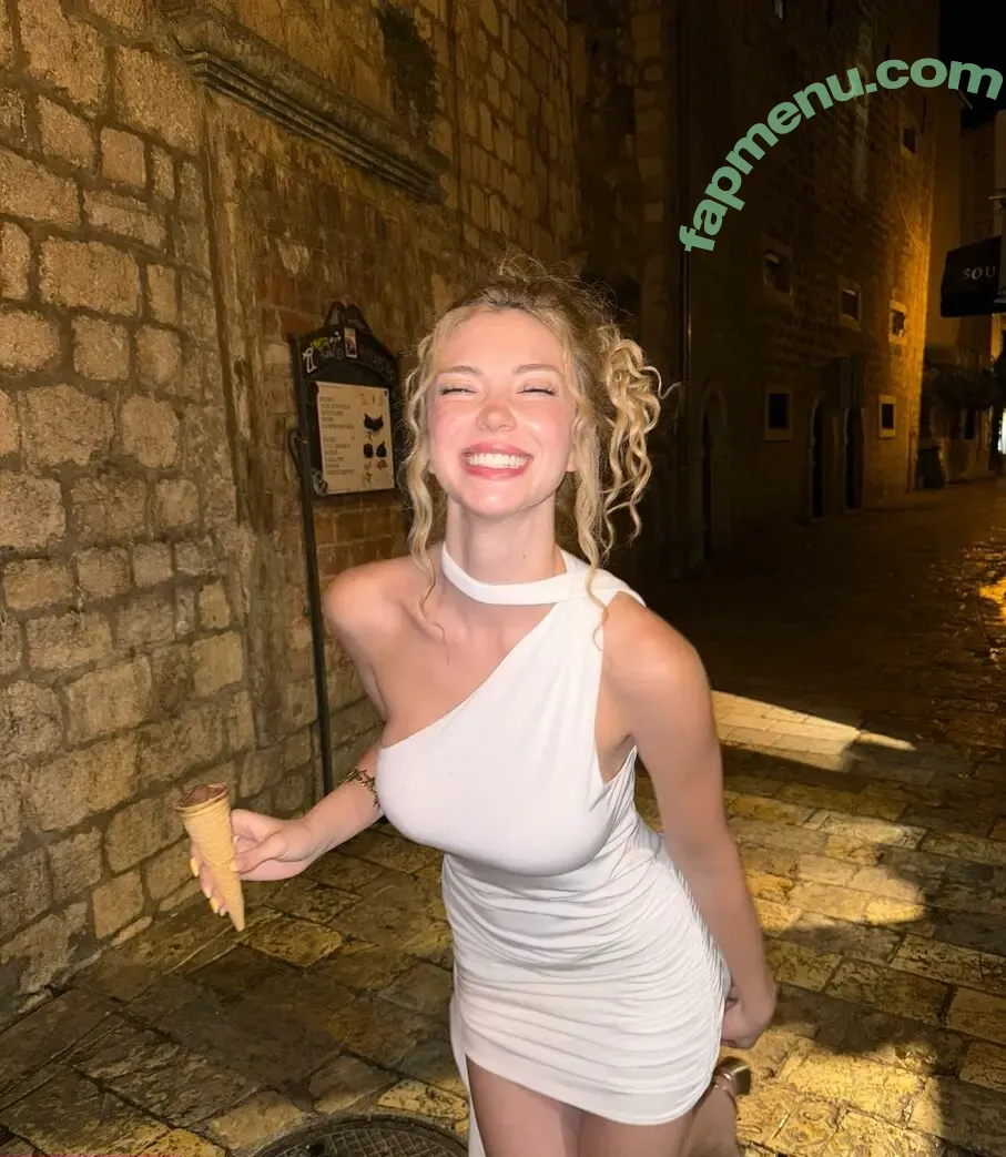 Snowmaiid nude photo #0090 (Kardelen Öztaş / Snowfuckerr)