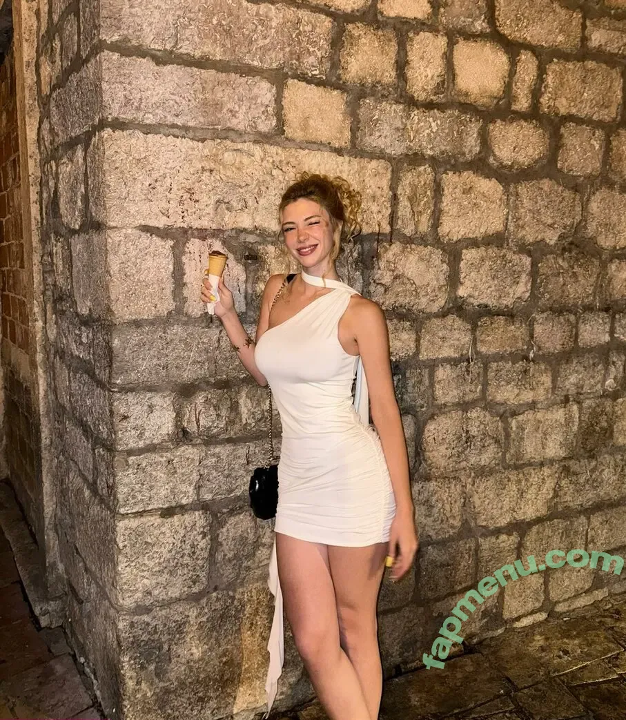 Snowmaiid nude photo #0125 (Kardelen Öztaş / Snowfuckerr)