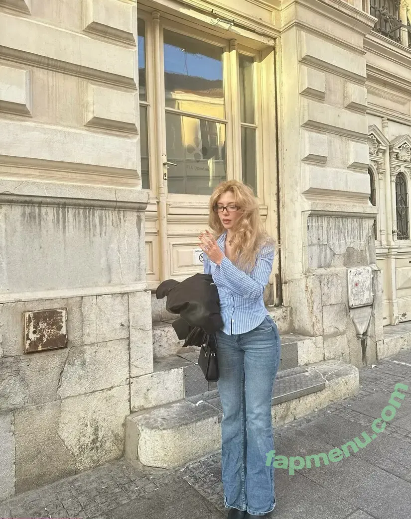 Snowmaiid nude photo #0179 (Kardelen Öztaş / Snowfuckerr)