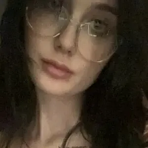 Snuzu / Cwaudiia nude photo #0017