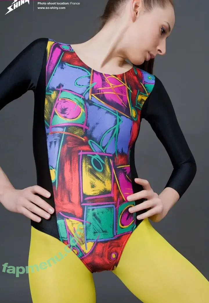 So-Shiny.com nude photo #0171 (So-Shiny.com)