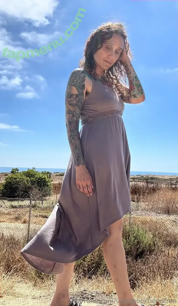 socalbookfiend nude photo #0002 (socalbookfiend)