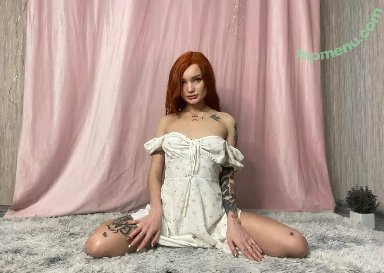 soffi_fire nude photo #0398 (sophiasoofire)