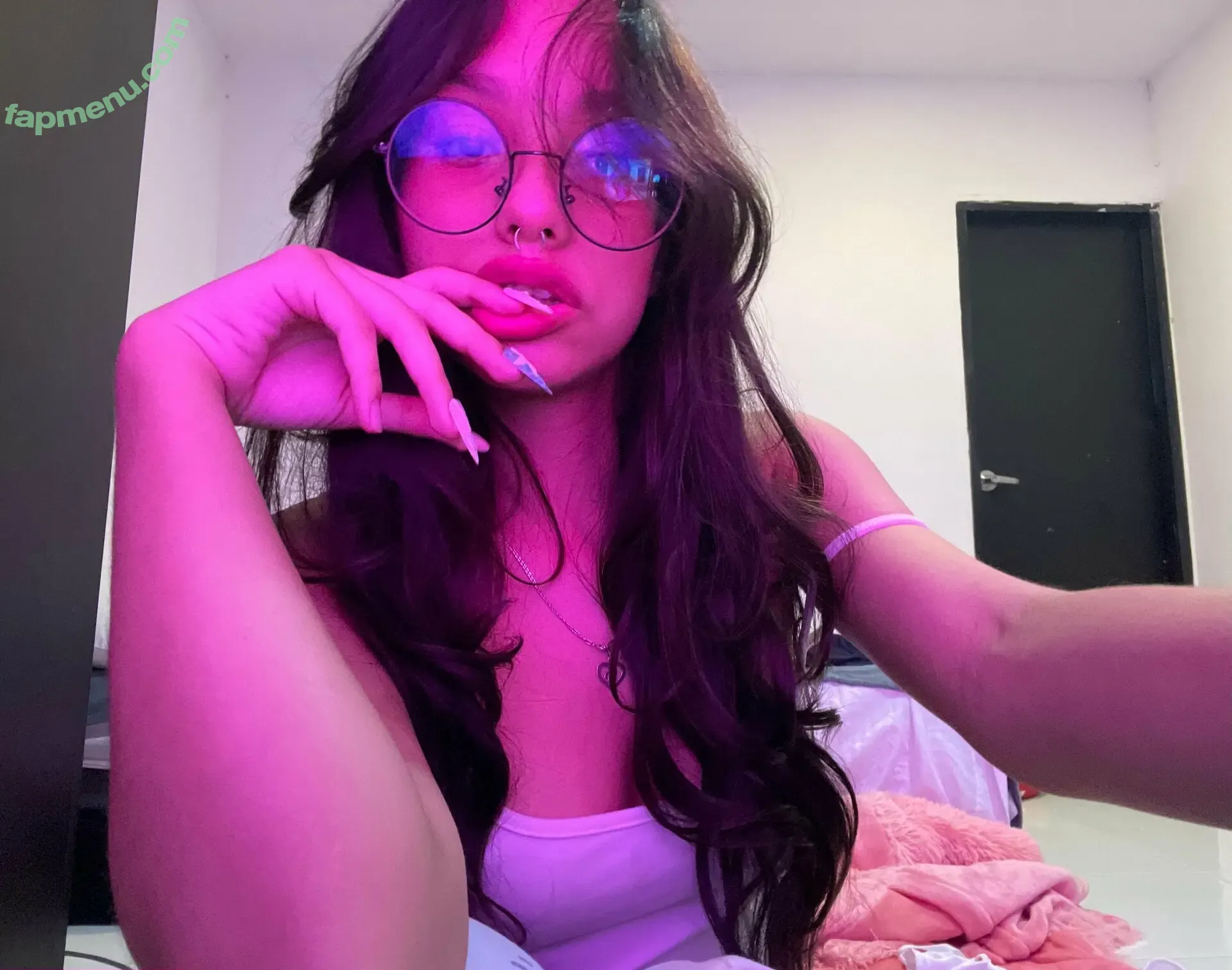 sofi_littlebones nude photo #0031 (sofi_littlebones)