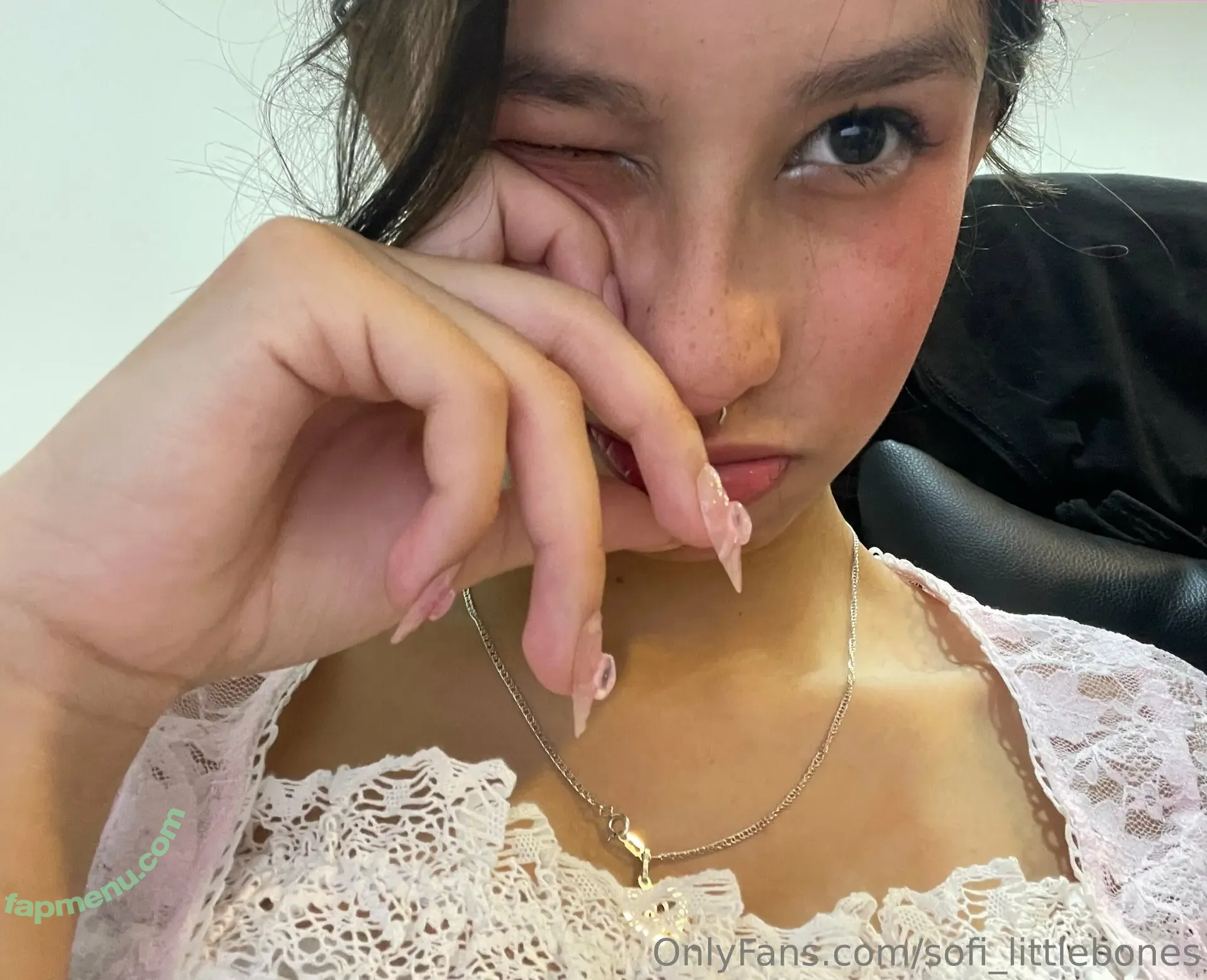 sofi_littlebones nude photo #0039 (sofi_littlebones)
