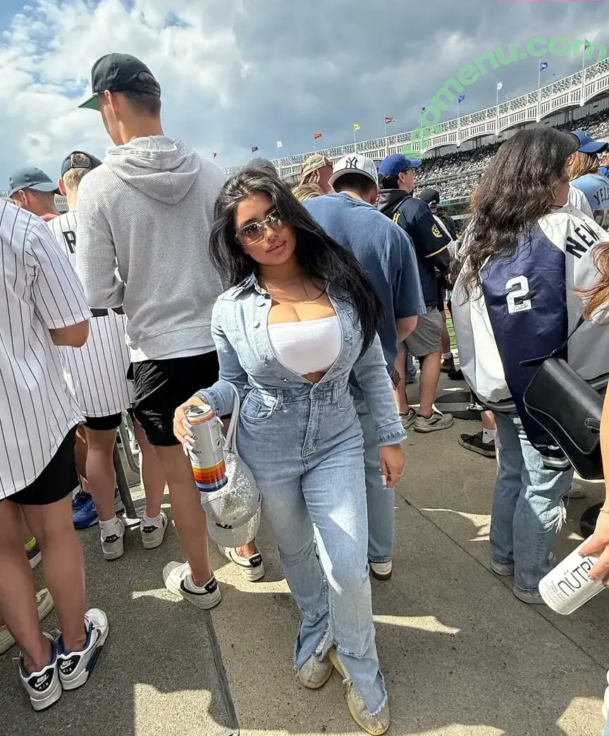 sofia.deroian nude photo #0054 (sofiaderoian)