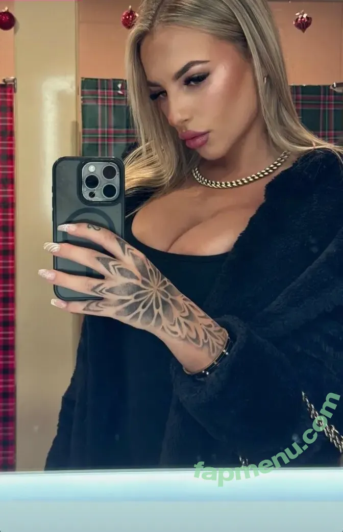 Sofia Iaderosa nude photo #0003 (sofia.iaderosa17)