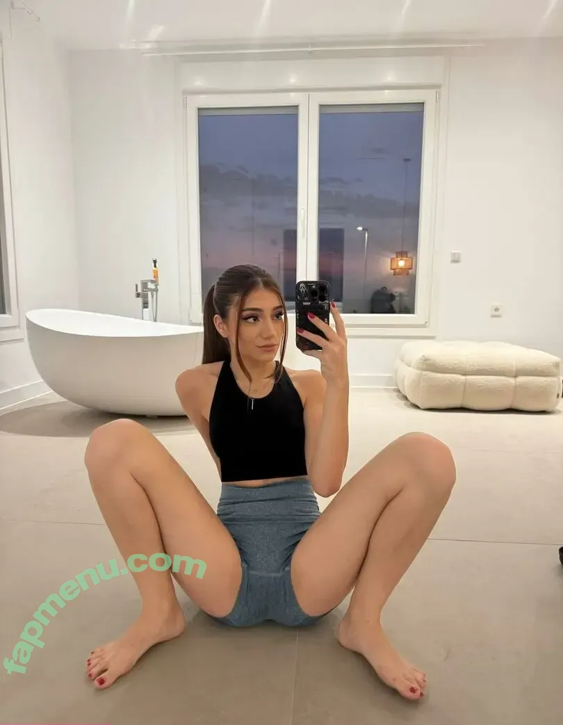 Sofia Soler nude photo #0058 (Sophiessoler / sophiesred)