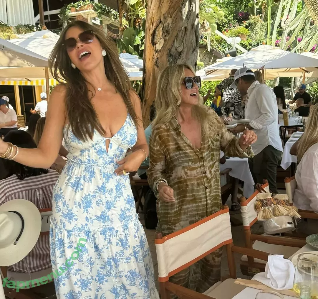 Sofia Vergara nude photo #1870 (sofiavergara)