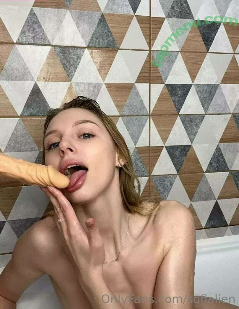 sofialien nude photo #0129 (badsofia)