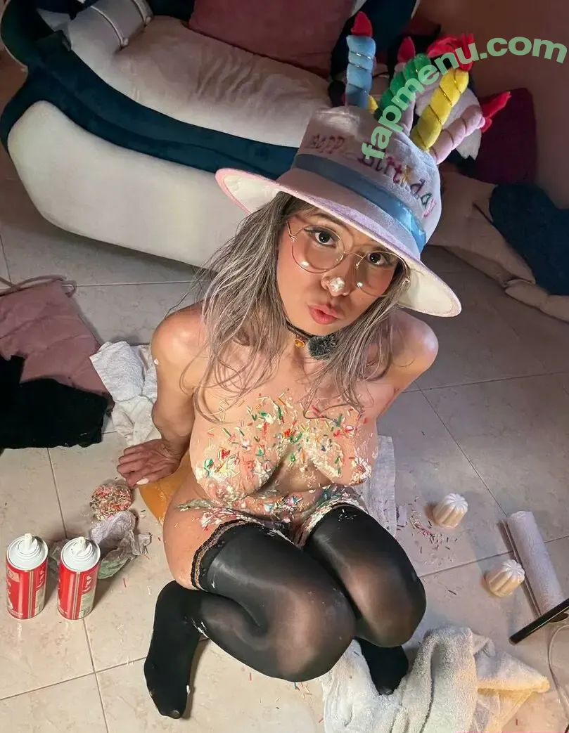 Soficb nude photo #0021 (Soficbof)