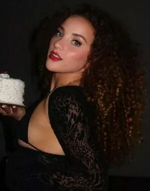 Sofie Dossi / sofiedossi nude photo #0017