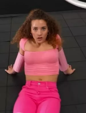 Sofie Dossi / sofiedossi nude photo #0067