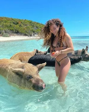 Sofie Dossi / sofiedossi nude photo #0119