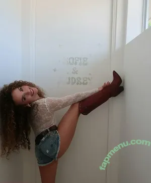 Sofie Dossi / sofiedossi nude photo #0436