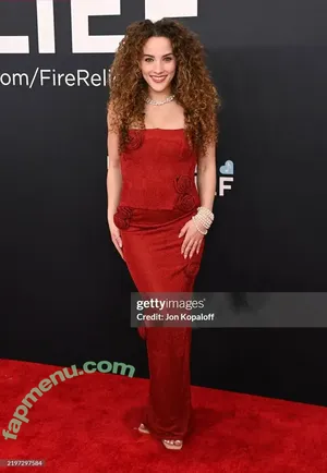 Sofie Dossi / sofiedossi nude photo #0504