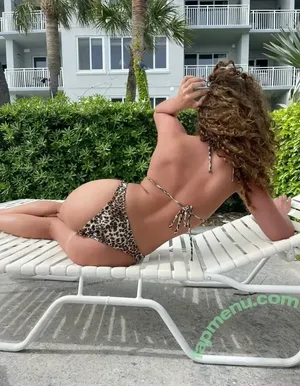 Sofie Dossi / sofiedossi nude photo #0521