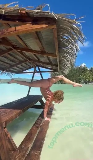 Sofie Dossi / sofiedossi nude photo #0578