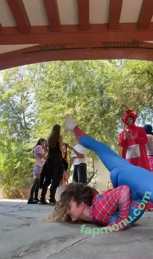 Sofie Dossi / sofiedossi nude photo #0613