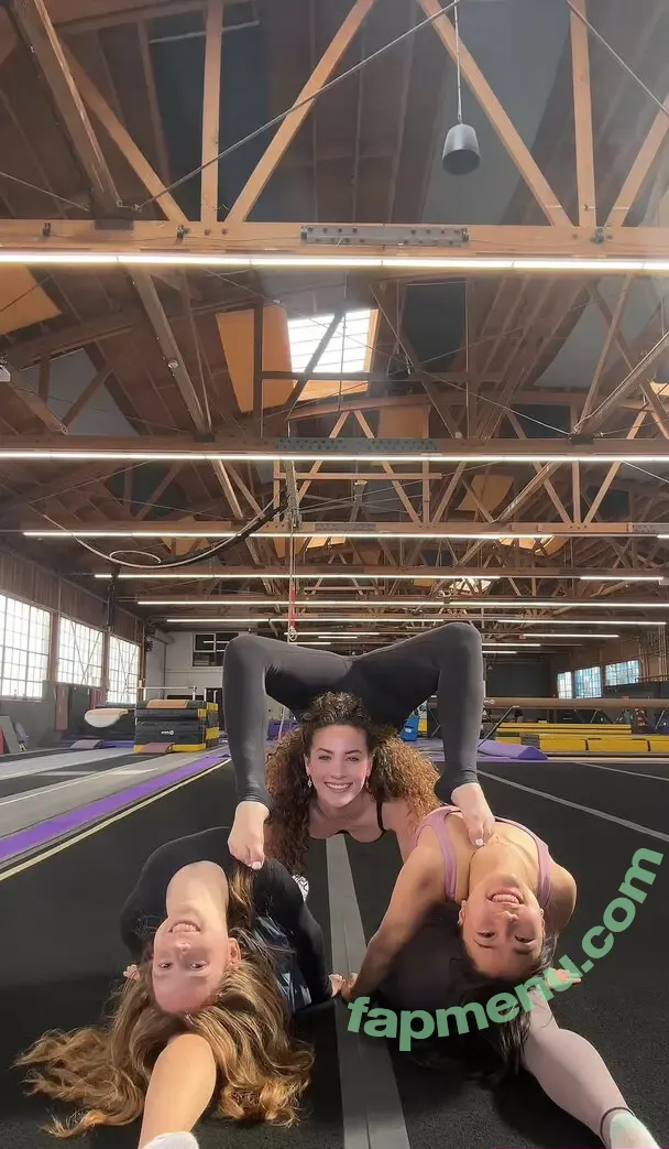 Sofie Dossi nude photo #0316 (sofiedossi)