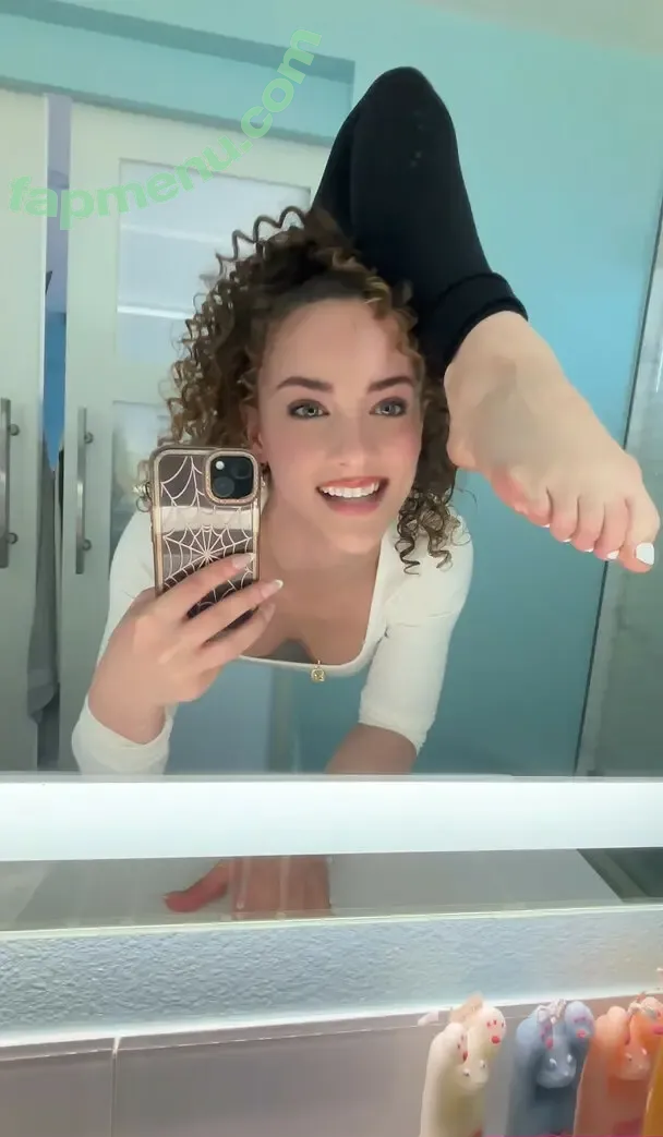 Sofie Dossi nude photo #0318 (sofiedossi)