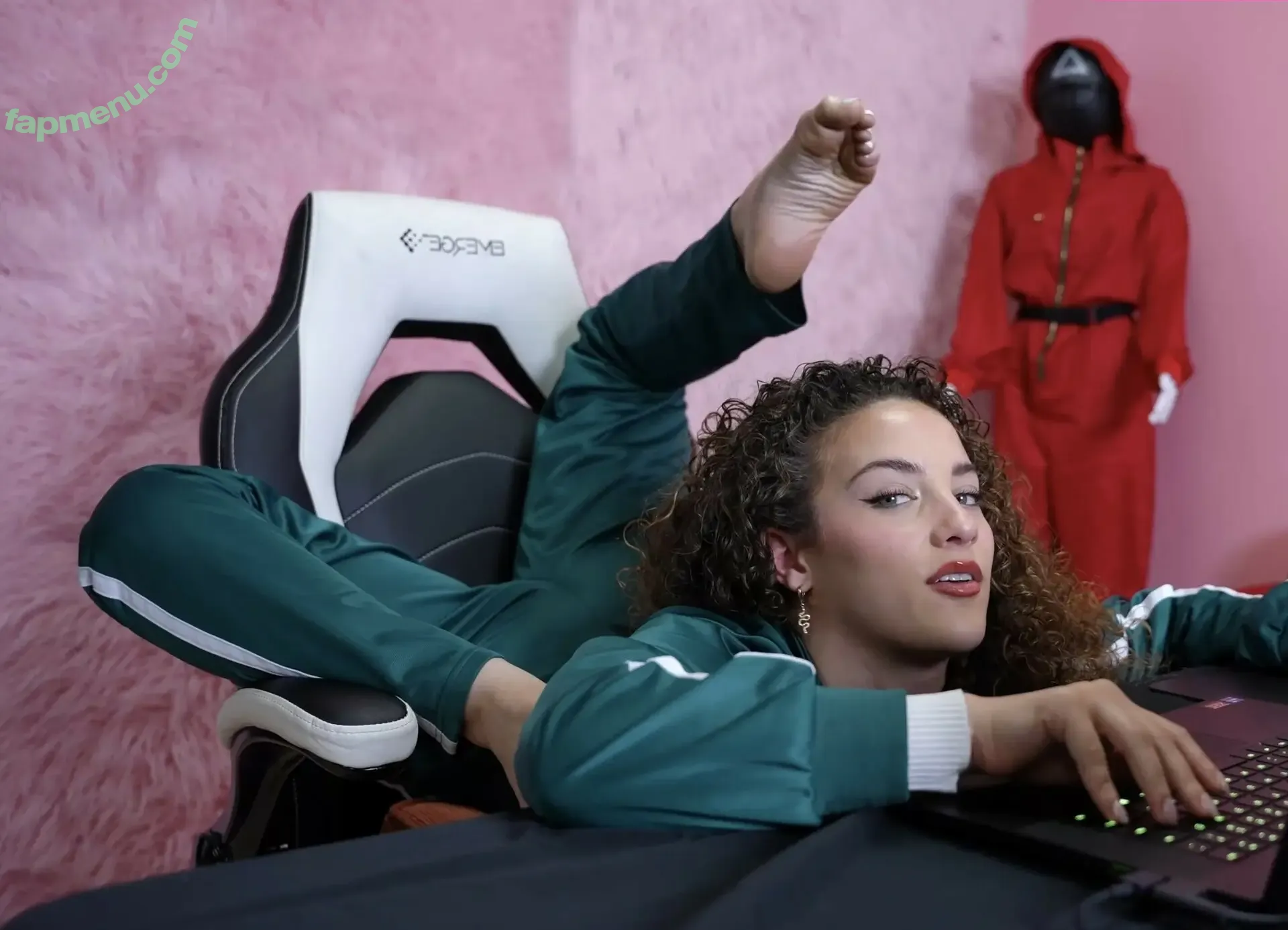 Sofie Dossi nude photo #0323 (sofiedossi)