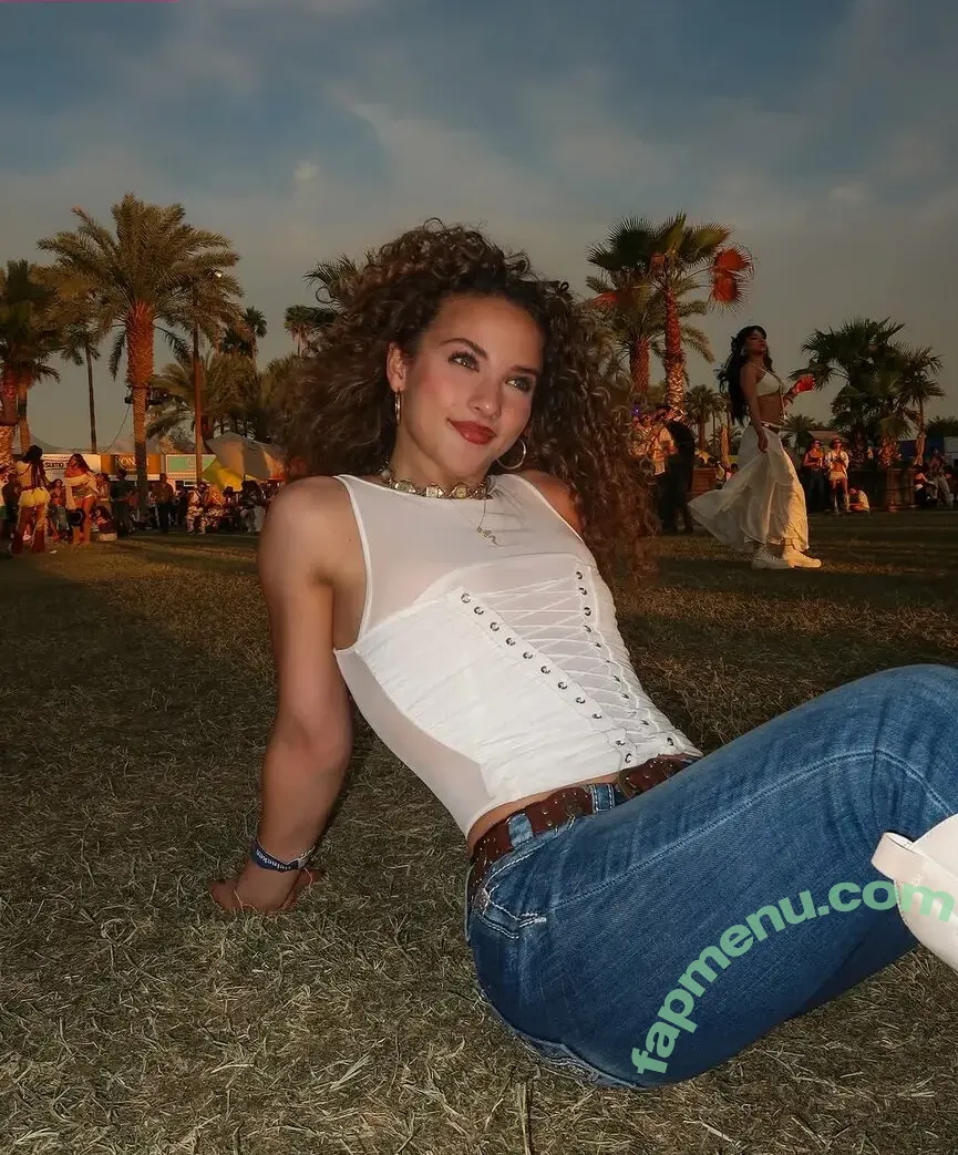 Sofie Dossi nude photo #0441 (sofiedossi)