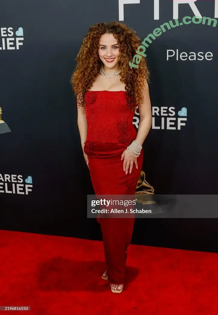 Sofie Dossi nude photo #0502 (sofiedossi)