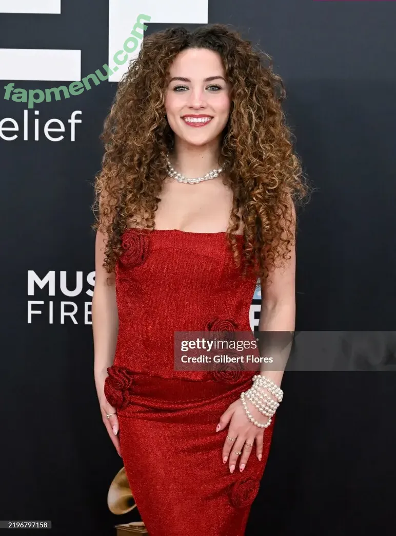 Sofie Dossi nude photo #0508 (sofiedossi)