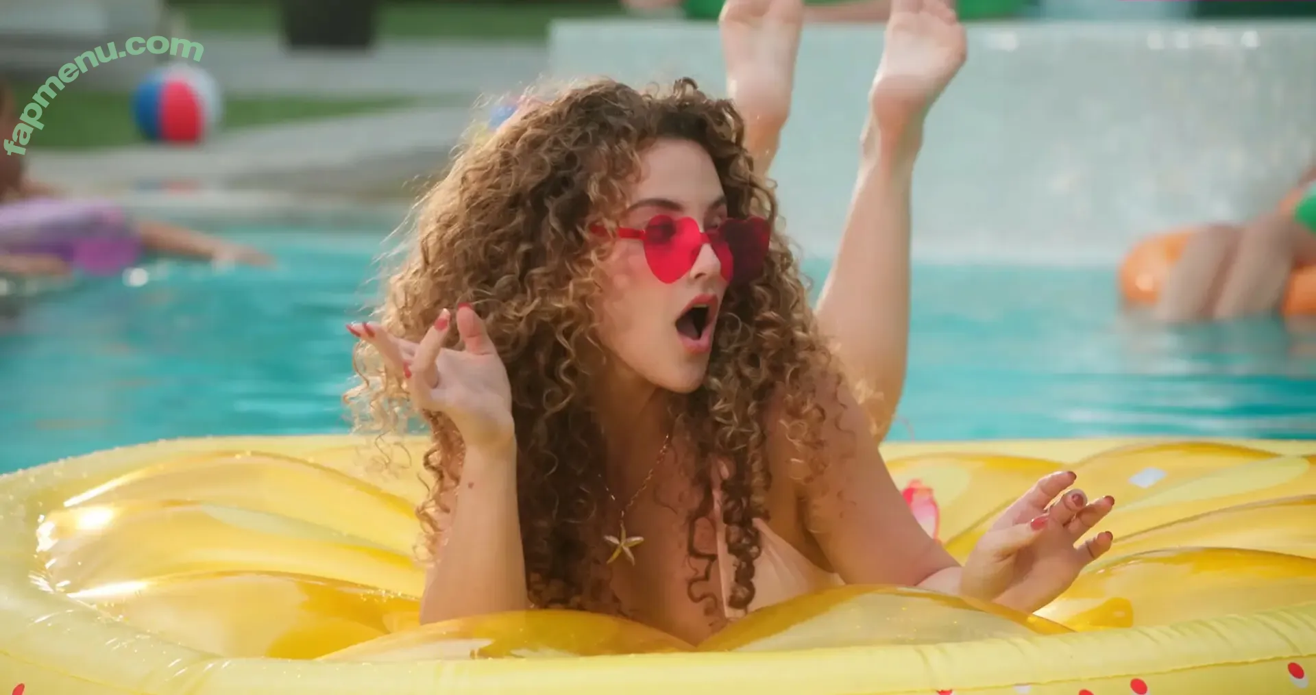 Sofie Dossi nude photo #0530 (sofiedossi)