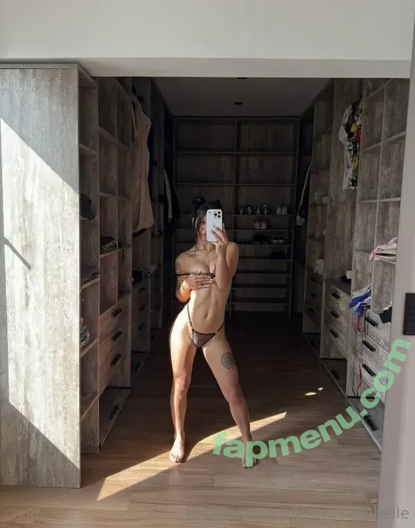 Sofiebailey nude photo #0005 (2681701157 / breezeanabelle / brisaxooo)