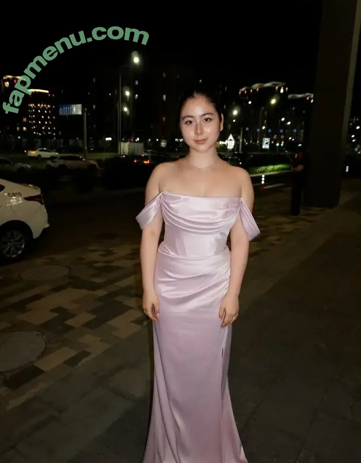 Sofimanassyan nude photo #0020 (Sofimanassyan)