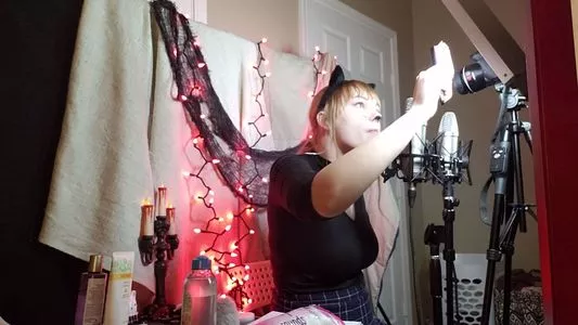 softlygaloshes / ASMR_by_Belle / brightstartheory / softangelkitty nude photo #0001