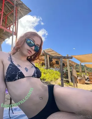 nude photo #0004