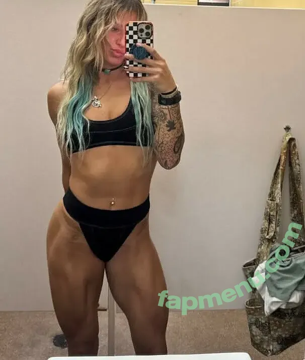Sol Ruca nude photo #0663 (solrucawwe / solrvca)