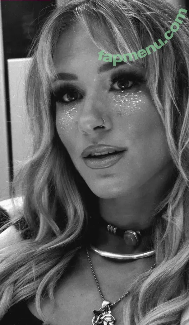 Sol Ruca nude photo #0778 (solrucawwe / solrvca)