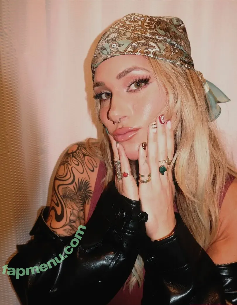 Sol Ruca nude photo #0781 (solrucawwe / solrvca)