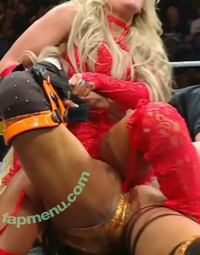 Sol Ruca nude photo #0792 (solrucawwe / solrvca)