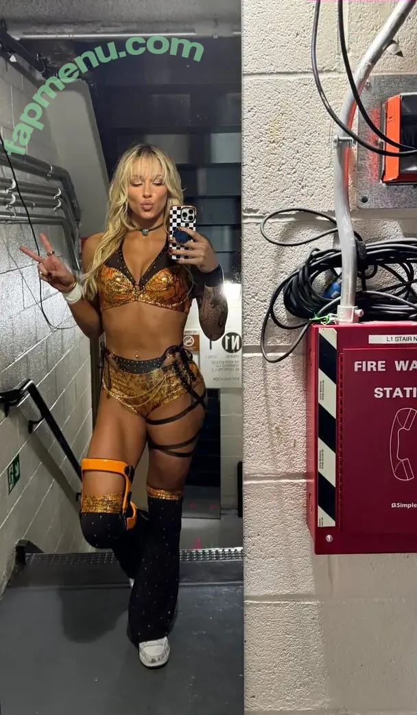 Sol Ruca nude photo #0794 (solrucawwe / solrvca)