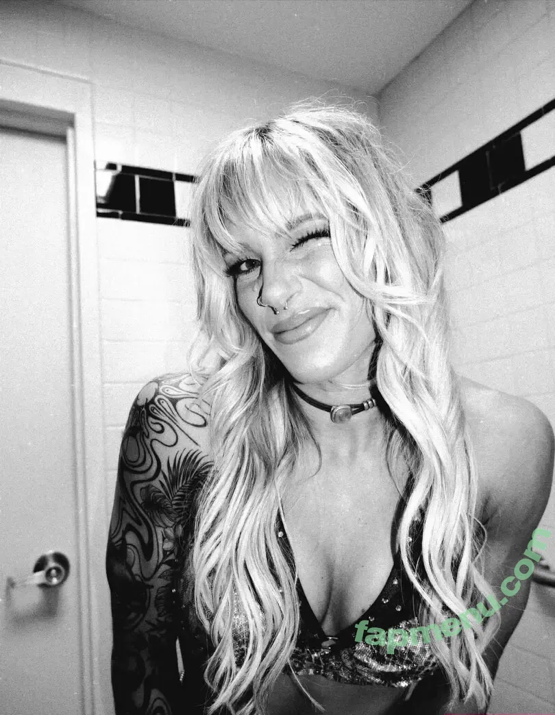 Sol Ruca nude photo #0798 (solrucawwe / solrvca)