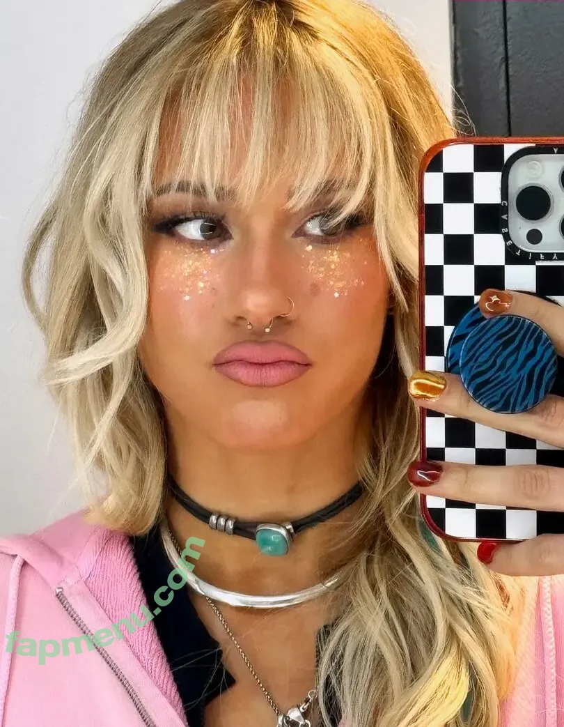 Sol Ruca nude photo #0800 (solrucawwe / solrvca)