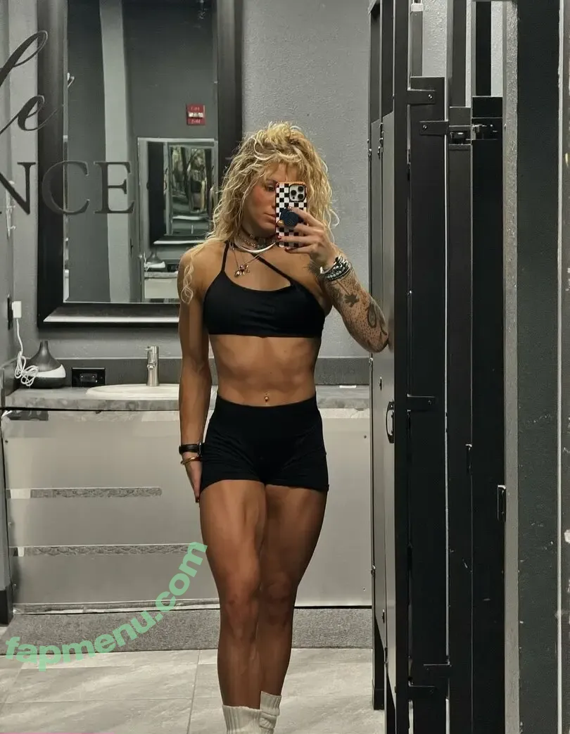 Sol Ruca nude photo #0811 (solrucawwe / solrvca)