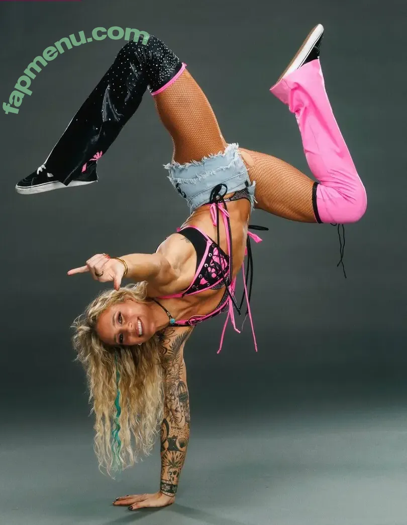 Sol Ruca nude photo #0850 (SolRucaWWE / sol.surfer / solrvca)