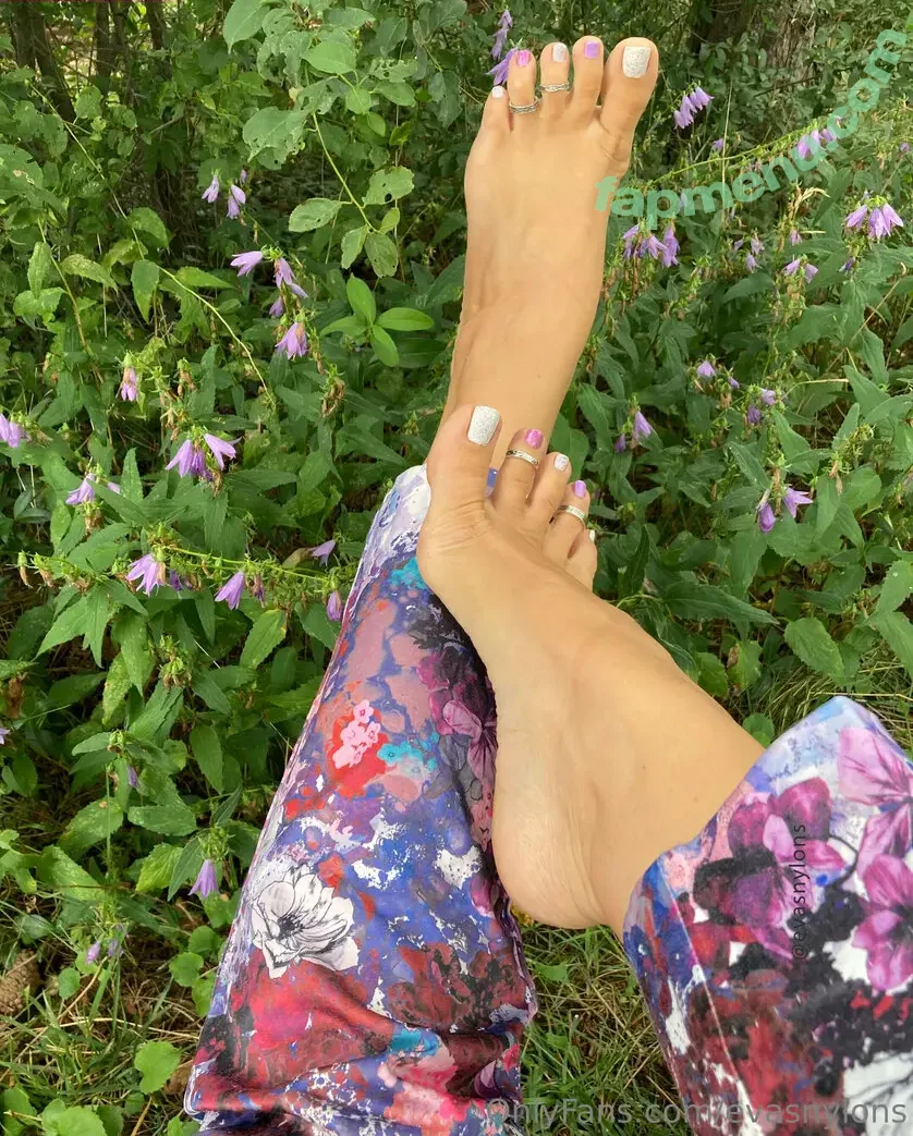 solelyeva nude photo #0018 (solelyeva)