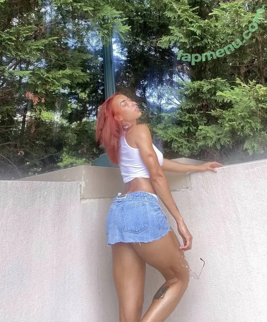 solesndsouls nude photo #0139 ( / Praying Mantis / solesnack)